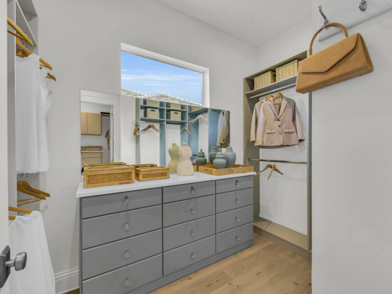 Caravel-luxury-model-home-Primary_Closet